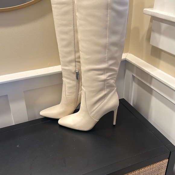 Vince Camuto Fendels Boot - Warm White NWT! - Picture 13 of 13
